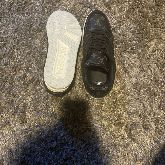 LV Trainer Sneaker - Picture 4 of 6